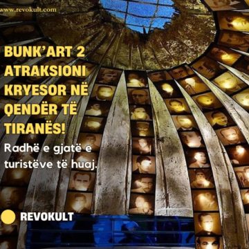 Bunk’Art 2 atraksioni kryesor në qendër të Tiranës! Radhë e gjatë e turistëve të huaj, presin të hyjnë tek ish bunkeri antibërthamor i Ministrisë së Brendshme