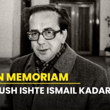 Profil/ Kush ishte Ismail Kadare, nga fëmijëria te pasioni për letërsinë! U nderua nga Macron me titullin më të lartë francez ‘Urdhri i Lartë i Legjionit të Nderit’