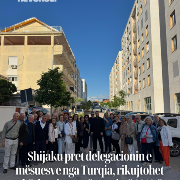 Copy of Copy of Copy of Copy of Copy of Copy of Copy of Copy of Copy of Copy of Copy of Copy of Copy of Copy of New Minimal Fashion Collection Model Instagram Post - 1 Shijaku pret delegacionin e mësuesve nga Turqia, rikujtohet mbështetja pas tërmetit të 2019-ës