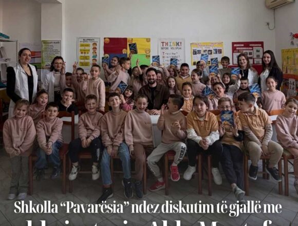 1 Shkolla “Pavarësia” ndez diskutim të gjallë me shkrimtarin Aldo Mustafa për librin e tij