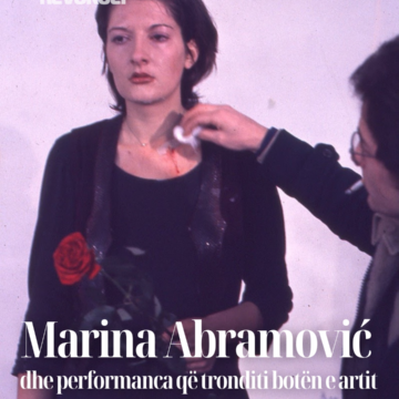 Marina Abramović dhe performanca që tronditi botën e artit