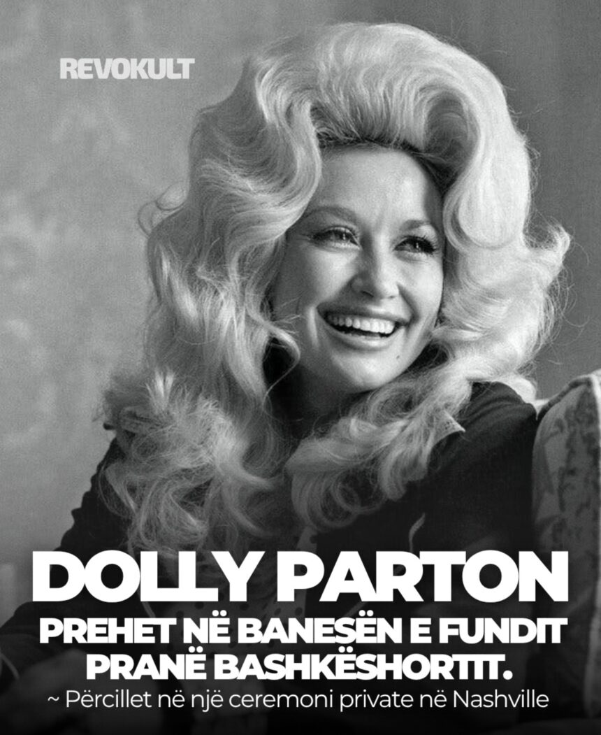 Screenshot Prehet në banesën e fundit pranë bashkëshortit të saj. Dolly Parton, përcillet në një ceremoni private në Nashville.